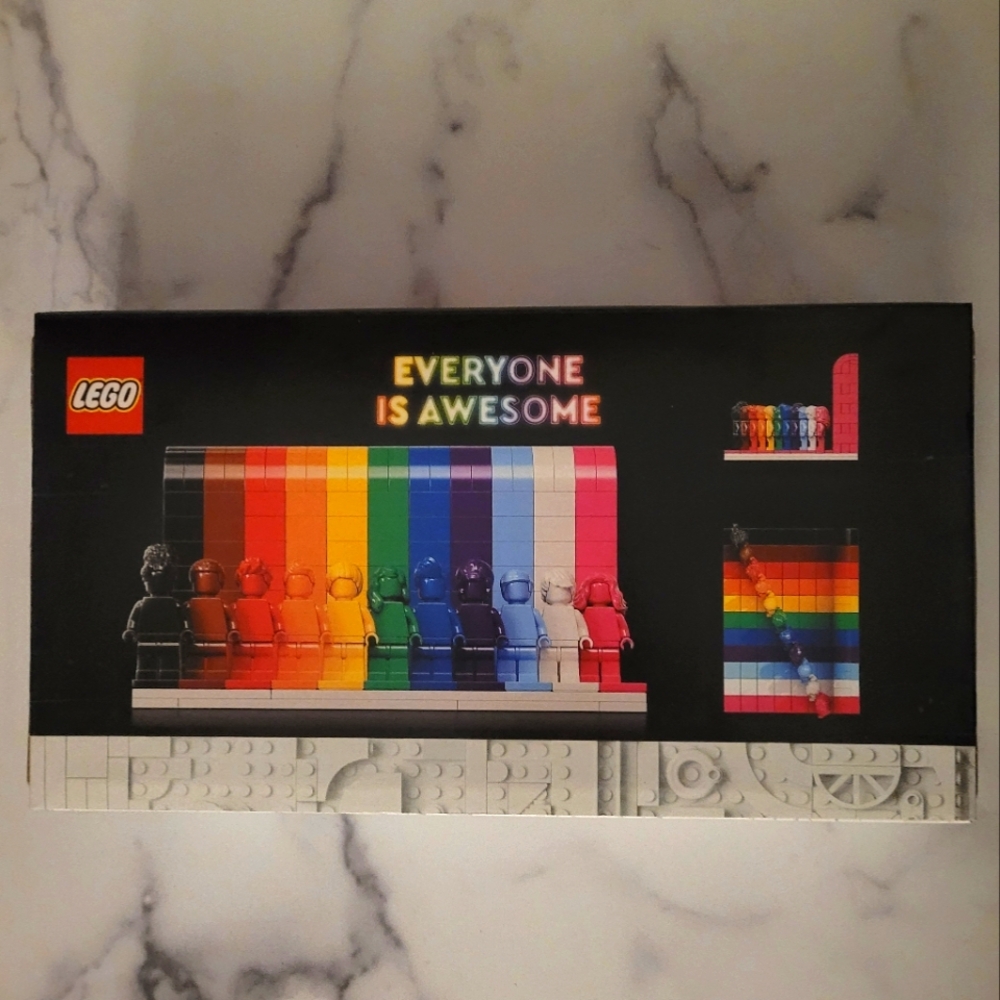 NEW! LEGO | Set 40516, Everyone is Awesome, 346 pieces
